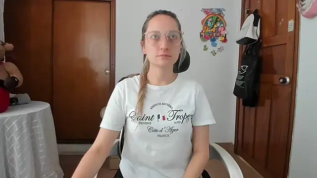 Adele johnsonn1 online show from 06-12-26, 02:49