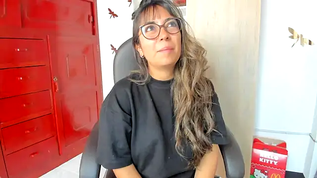Snapshot of Isabellaa22_1 chatting on 05-19-26, 05:41 Isabellaa22 1 online show from 05-19-26, 05:41