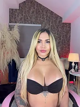 Snapshot of Celestemilan chatting on 07-30-26, 08:08 Celestemilan online show from 07-30-26, 08:08