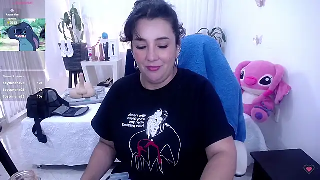 mom hot   online show from 07-05-26, 09:00