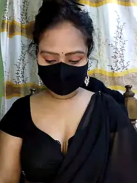 Idhika Paul online show from 02-08-25, 04:04