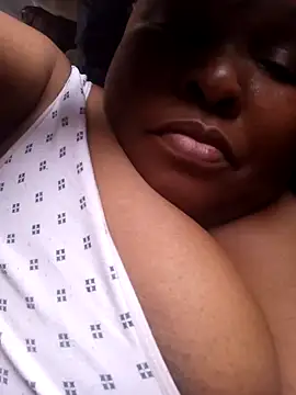 Snapshot of HOTSUGARX5 chatting on 12-17-24, 11:49 HOTSUGARX5 online show from 12-17-24, 11:49