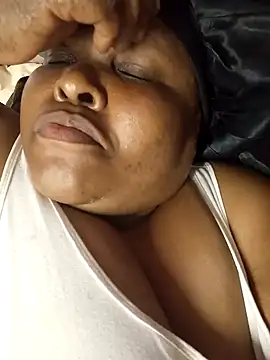 Snapshot of HOTSUGARX5 chatting on 12-23-24, 04:17 HOTSUGARX5 online show from 12-23-24, 04:17