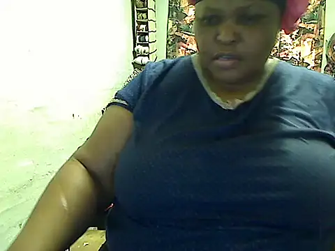 Snapshot of HOTSUGARX5 chatting on 10-24-25, 11:28 HOTSUGARX5 online show from 10-24-25, 11:28