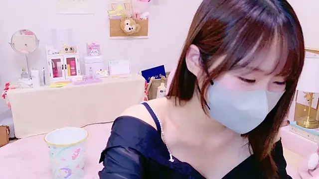 Yui-Ch online show from 01-07-25, 04:16