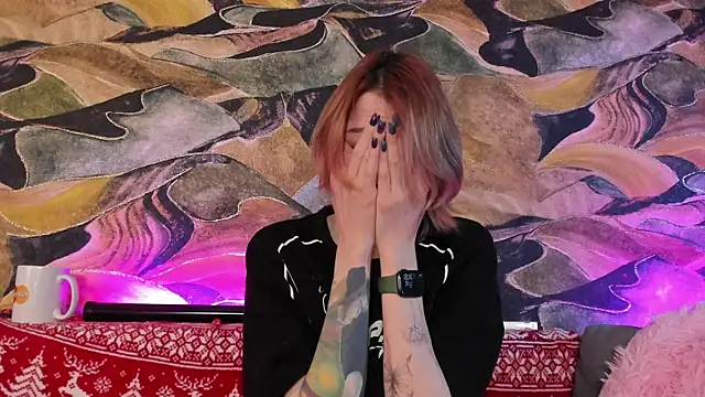 Snapshot of CrystalRey chatting on 12-26-24, 09:11 CrystalRey online show from 12-26-24, 09:11