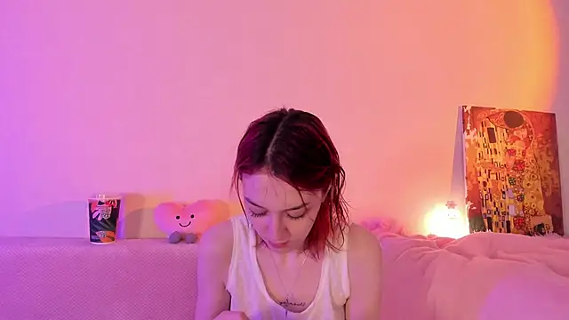 Snapshot of CrystalRey chatting on 02-02-25, 04:26 CrystalRey online show from 02-02-25, 04:26