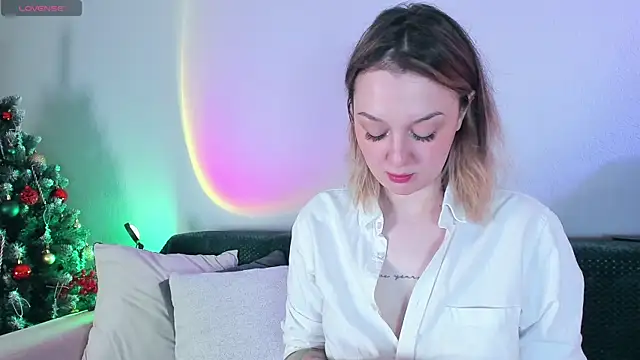 CrystalRey online show from 12-22-25, 03:47