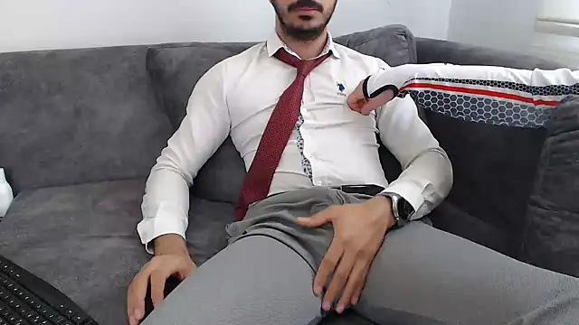 Snapshot of Naughtb0y chatting on 05-11-26, 09:59 Naughtb0y online show from 05-11-26, 09:59