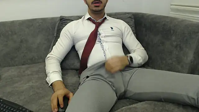 Snapshot of Naughtb0y chatting on 05-15-26, 09:44 Naughtb0y online show from 05-15-26, 09:44