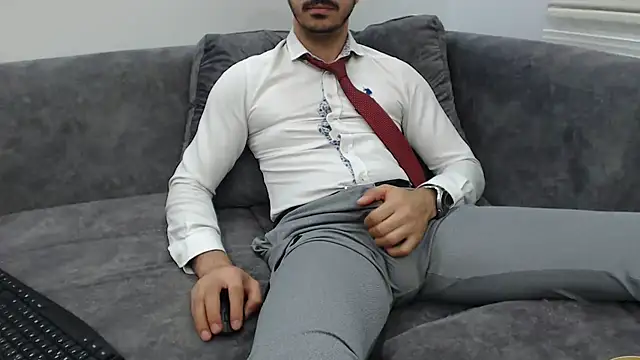 Snapshot of Naughtb0y chatting on 05-17-26, 11:12 Naughtb0y online show from 05-17-26, 11:12