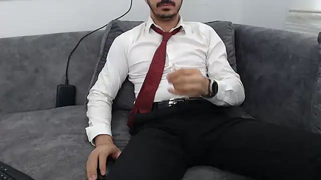 Snapshot of Naughtb0y chatting on 05-20-26, 01:06 Naughtb0y online show from 05-20-26, 01:06
