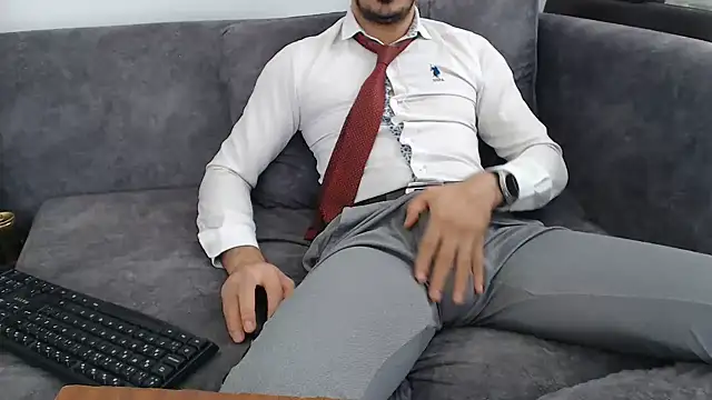 Snapshot of Naughtb0y chatting on 06-06-26, 10:31 Naughtb0y online show from 06-06-26, 10:31
