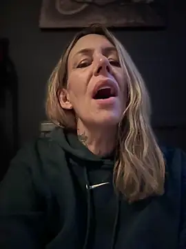 Snapshot of blondebitch2 chatting on 02-07-25, 07:18 blondebitch2 online show from 02-07-25, 07:18