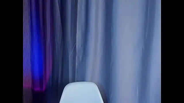 Snapshot of little_m0use chatting on 01-22-25, 08:40 little m0use online show from 01-22-25, 08:40