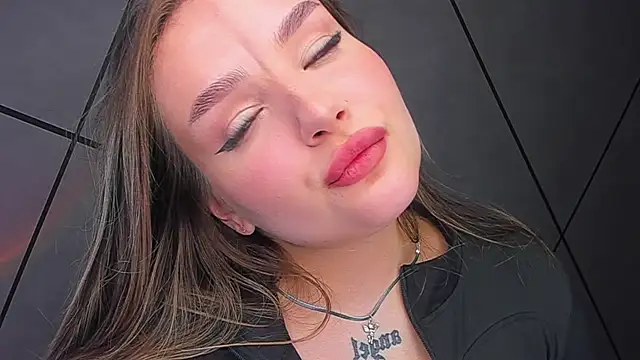 Snapshot of little_m0use chatting on 10-15-25, 03:34 little m0use online show from 10-15-25, 03:34