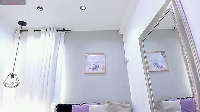 Snapshot of _AlejaCruz_ chatting on 11-14-25, 07:23 AlejaCruz online show from 11-14-25, 07:23