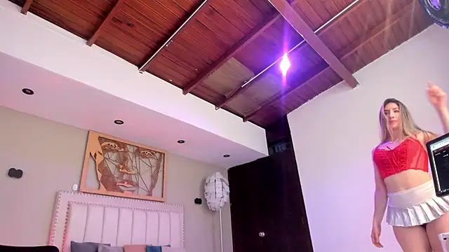  AlejaCruz  online show from 04-01-26, 05:21