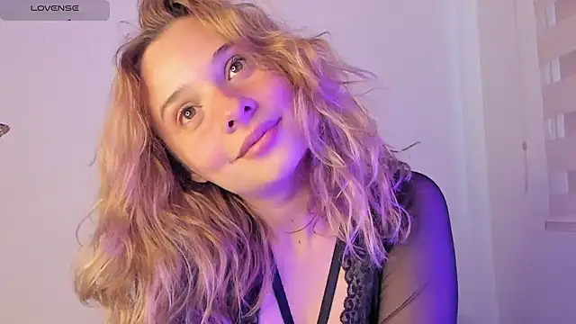 Sophy Bunny online show from 12-20-24, 08:12