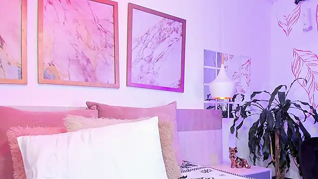 Snapshot of ValeryHart1 chatting on 11-22-25, 01:32 ValeryHart1 online show from 11-22-25, 01:32