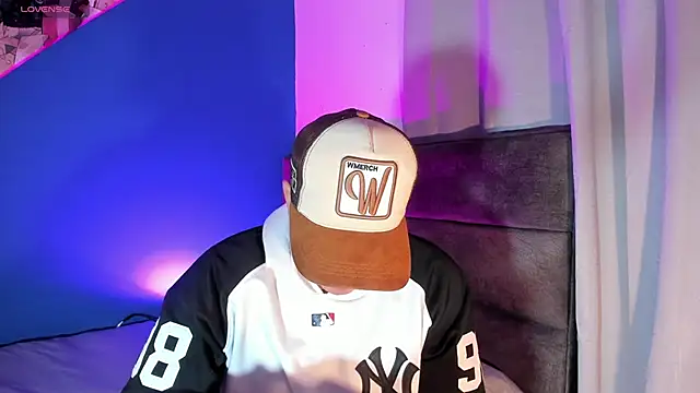 Snapshot of Angel_Brown1_ chatting on 03-17-25, 12:04 Angel Brown1 online show from 03-17-25, 12:04