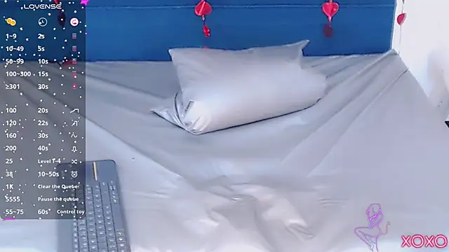 Snapshot of Catalella_Ar chatting on 02-16-25, 02:09 Catalella Ar online show from 02-16-25, 02:09