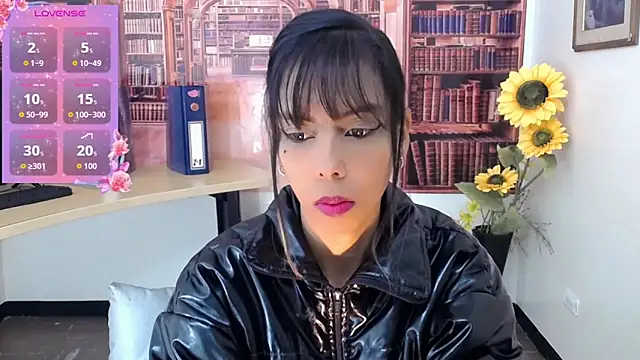 Snapshot of Catalella_Ar chatting on 10-12-25, 03:05 Catalella Ar online show from 10-12-25, 03:05