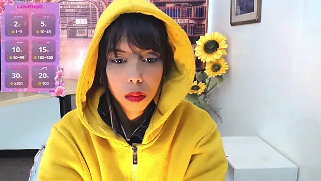 Snapshot of Catalella_Ar chatting on 10-17-25, 03:10 Catalella Ar online show from 10-17-25, 03:10