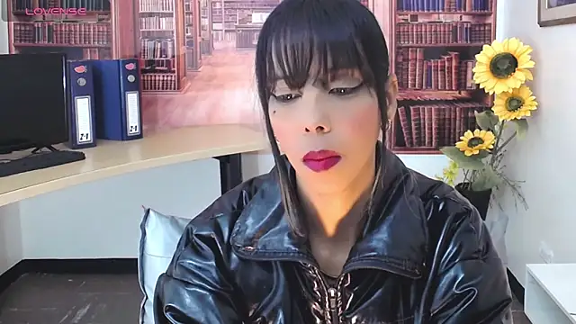 Snapshot of Catalella_Ar chatting on 10-25-25, 03:03 Catalella Ar online show from 10-25-25, 03:03