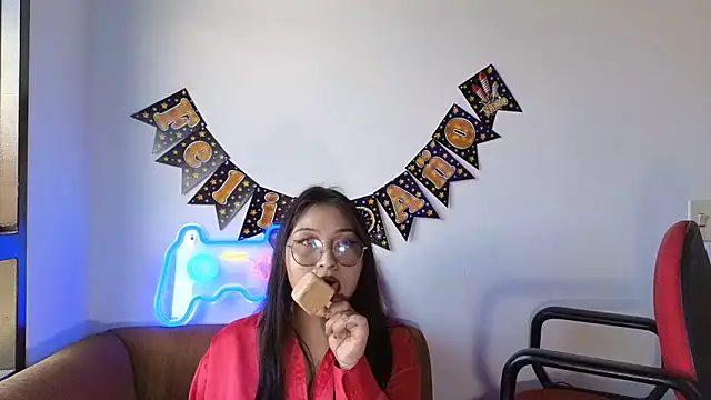 Caroll Luna online show from 12-31-24, 05:07
