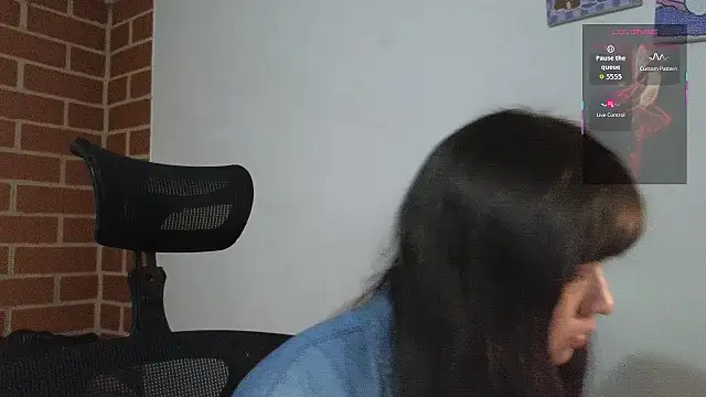 Caroll Luna online show from 10-14-25, 01:50