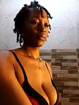 Snapshot of Ayrella02 chatting on 10-19-25, 05:02 Ayrella02 online show from 10-19-25, 05:02