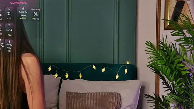 LunaWills  online show from 10-25-25, 04:20