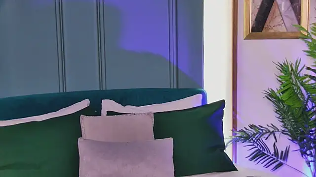 LunaWills  online show from 02-11-26, 05:12