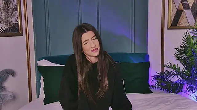 LunaWills  online show from 03-06-26, 05:59