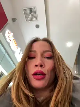 Snapshot of LavenderHot chatting on 12-11-24, 07:20 LavenderHot online show from 12-11-24, 07:20