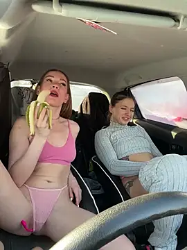 Snapshot of LavenderHot chatting on 01-13-25, 06:27 LavenderHot online show from 01-13-25, 06:27