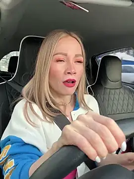 Snapshot of LavenderHot chatting on 01-16-25, 03:23 LavenderHot online show from 01-16-25, 03:23