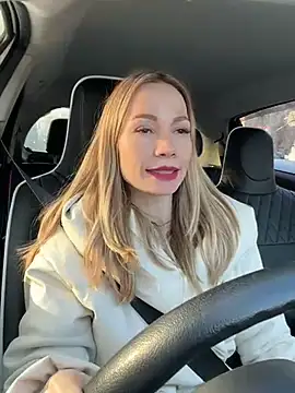 Snapshot of LavenderHot chatting on 02-04-25, 08:13 LavenderHot online show from 02-04-25, 08:13