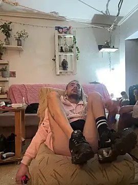 Snapshot of EnricoGio chatting on 01-19-26, 12:58 EnricoGio online show from 01-19-26, 12:58