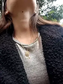 Snapshot of Violeta_12- chatting on 10-28-25, 08:11 Violeta 12- online show from 10-28-25, 08:11