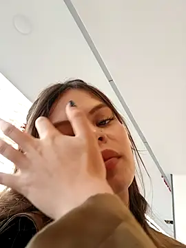 Snapshot of Violeta_12- chatting on 11-27-25, 03:14 Violeta 12- online show from 11-27-25, 03:14