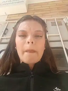 Snapshot of Violeta_12- chatting on 12-16-25, 04:23 Violeta 12- online show from 12-16-25, 04:23