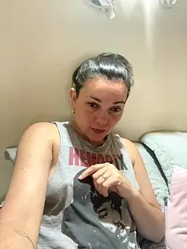 Snapshot of Sahara_Mk chatting on 12-16-25, 12:59 Sahara Mk online show from 12-16-25, 12:59