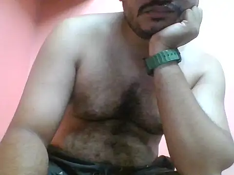 Snapshot of naughtymike0007 chatting on 06-01-26, 12:01 naughtymike0007 online show from 06-01-26, 12:01