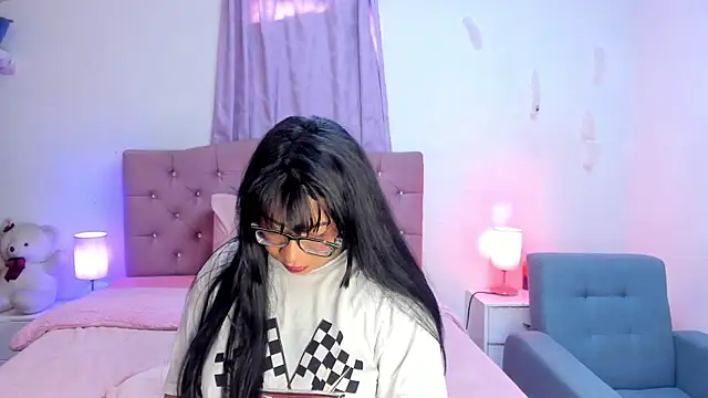 Latinabombsheell online show from 12-15-25, 01:37