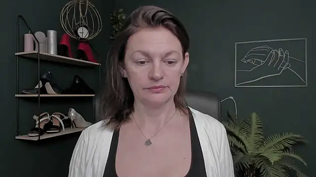 VivianWILD online show from 11-14-25, 08:13