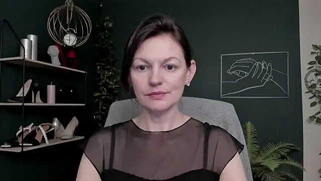 VivianWILD online show from 12-15-25, 08:18