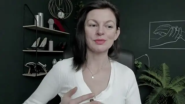 VivianWILD online show from 02-26-26, 07:40