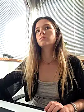 lucie mehott online show from 04-10-26, 08:30